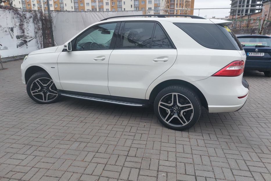 Продам Mercedes-Benz ML 350 Автомат 2013 года в Киеве