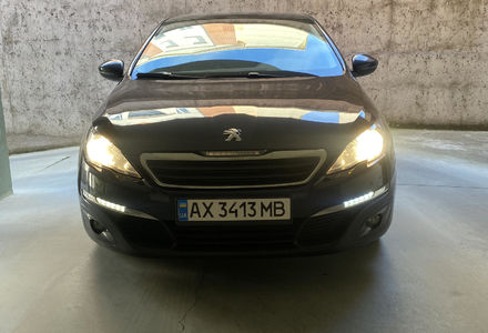 Продам Peugeot 308 2015 года в Харькове