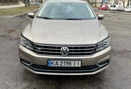 Продам Volkswagen Passat B8 2017 года в Киеве