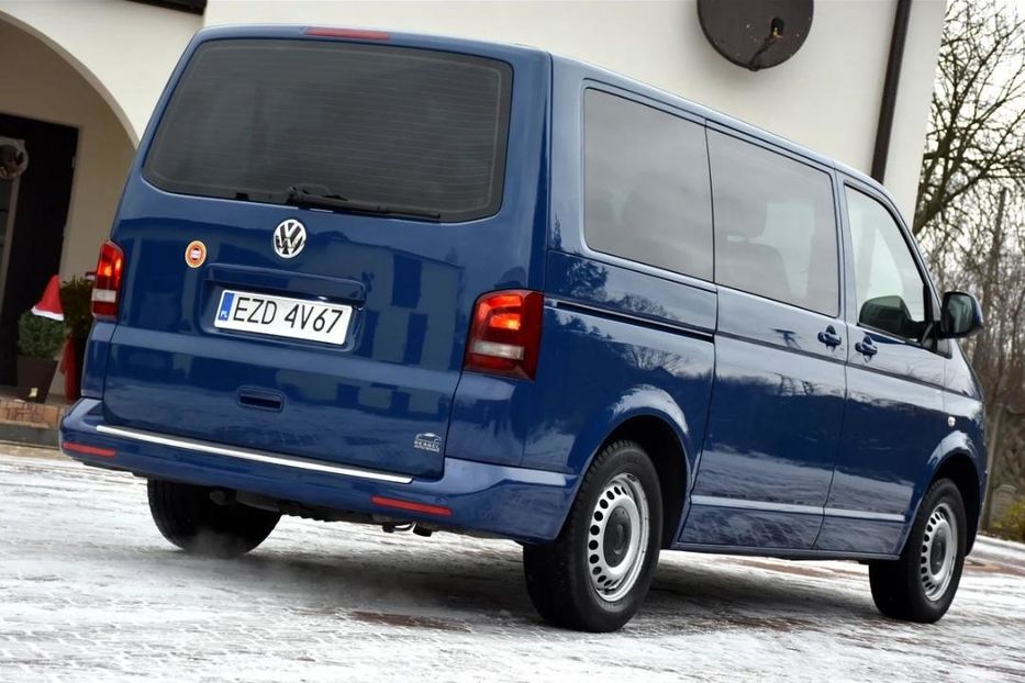 Продам Volkswagen T5 (Transporter) пасс. 4d4 2010 года в Киеве