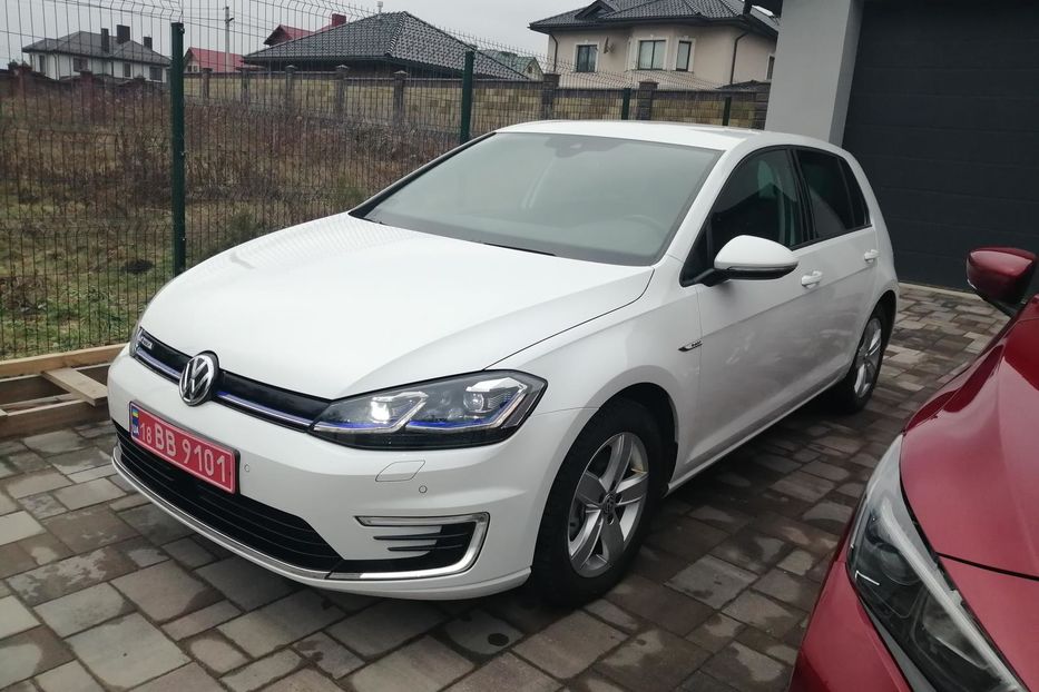 Продам Volkswagen e-Golf 2020 года в Ровно