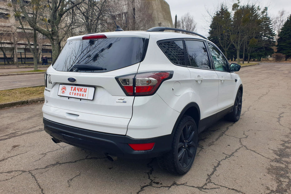 Продам Ford Escape 2018 года в Киеве
