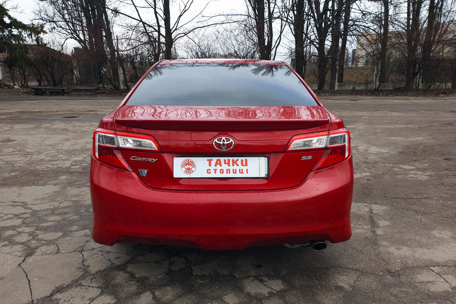 Продам Toyota Camry 2013 года в Киеве
