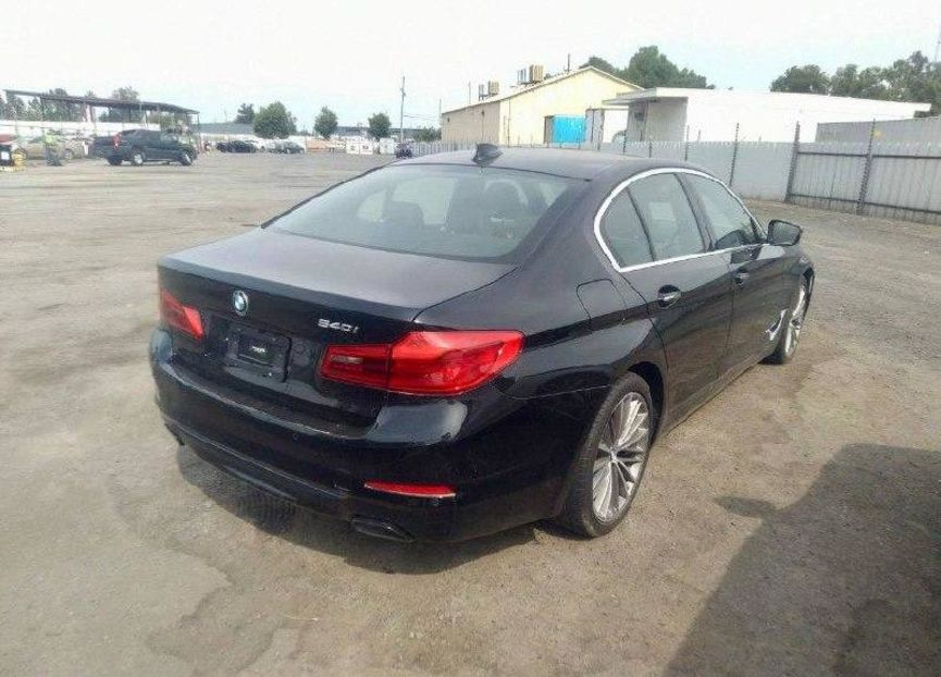 Продам BMW 540 540i 2018 года в Киеве