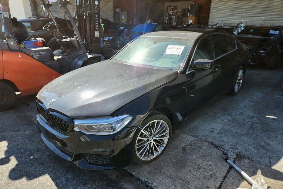 Продам BMW 540 540i 2018 года в Киеве