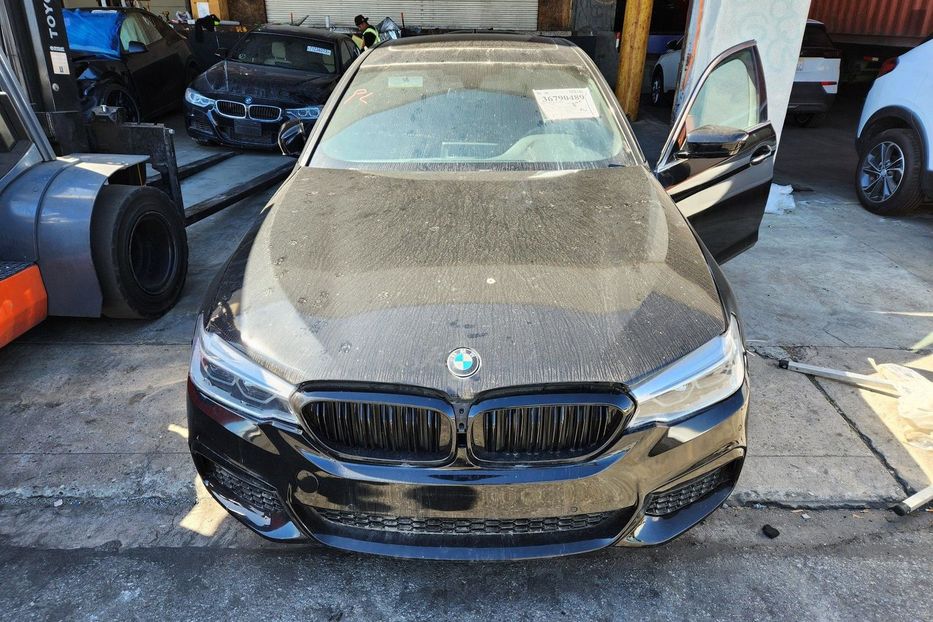 Продам BMW 540 540i 2018 года в Киеве