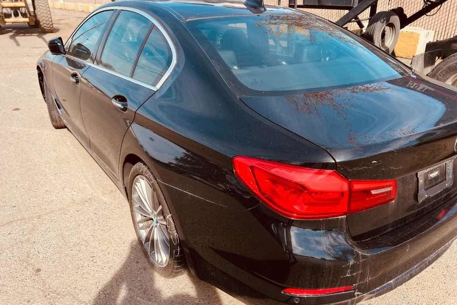 Продам BMW 540 540i 2018 года в Киеве