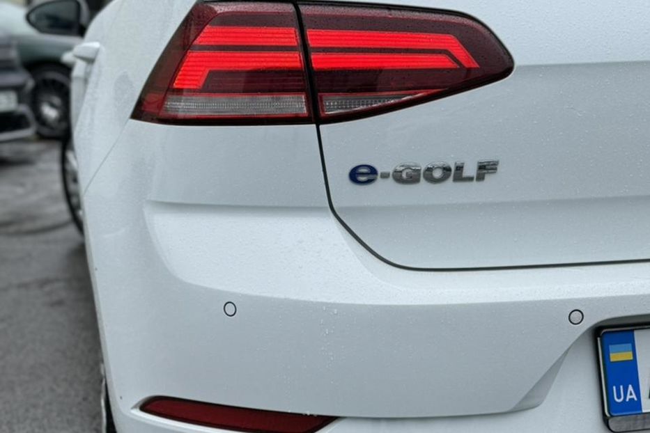 Продам Volkswagen e-Golf 2018 года в Киеве