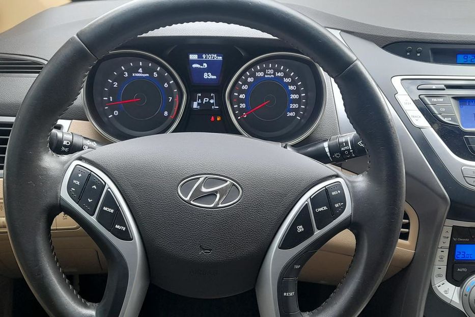 Продам Hyundai Elantra 2012 года в Киеве