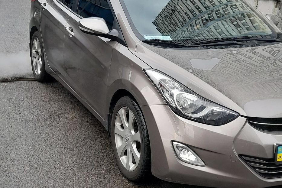 Продам Hyundai Elantra 2012 года в Киеве