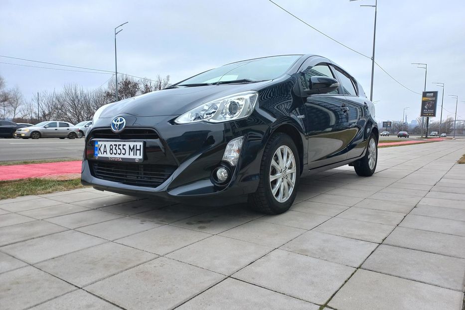 Продам Toyota Prius Aqva-G BLACK SOFT LEATHER SELE 2015 года в Киеве