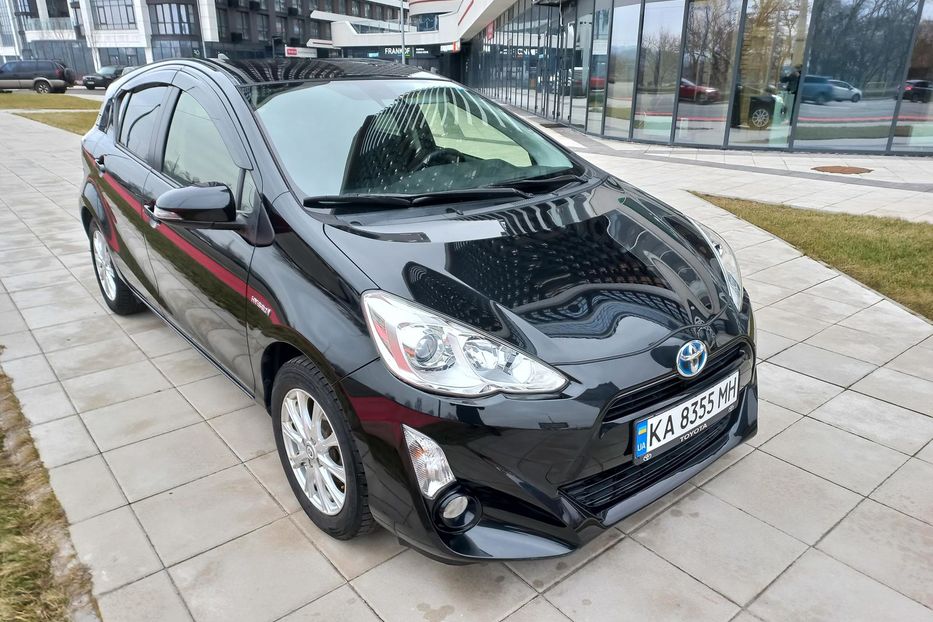 Продам Toyota Prius Aqva-G BLACK SOFT LEATHER SELE 2015 года в Киеве