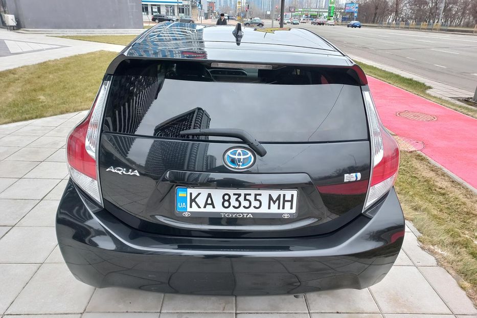 Продам Toyota Prius Aqva-G BLACK SOFT LEATHER SELE 2015 года в Киеве