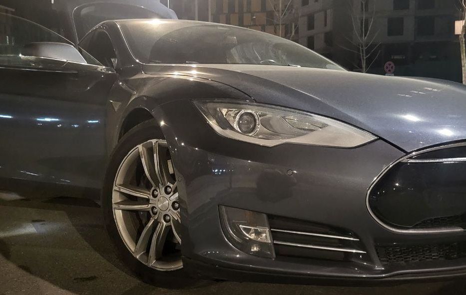 Продам Tesla Model S 2016 года в Киеве