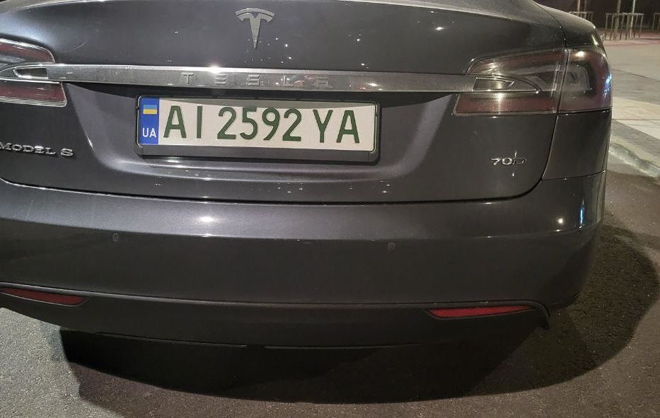 Продам Tesla Model S 2016 года в Киеве