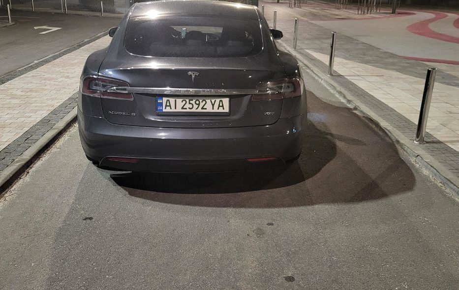 Продам Tesla Model S 2016 года в Киеве