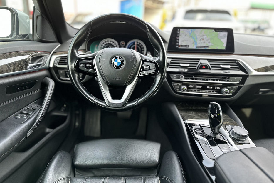 Продам BMW 530 2017 года в Киеве