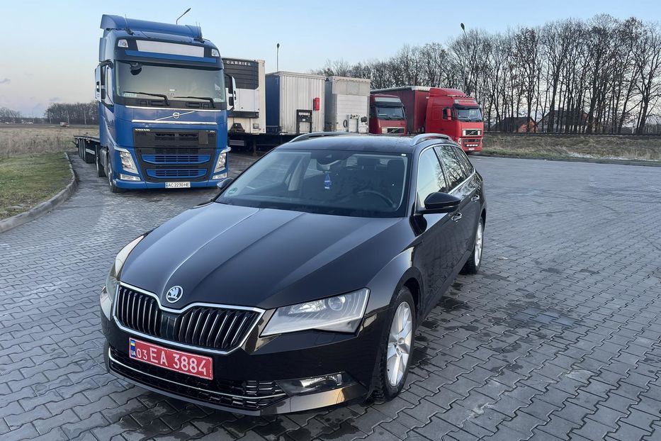 Продам Skoda Superb 2019 года в Луцке