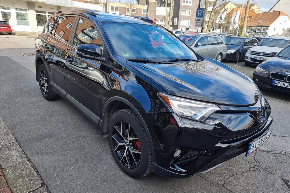 Продам Toyota Rav 4 2018 года в Львове