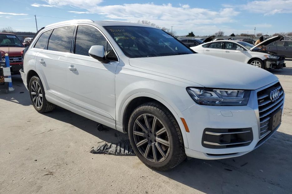 Продам Audi Q7 2018 года в Луцке