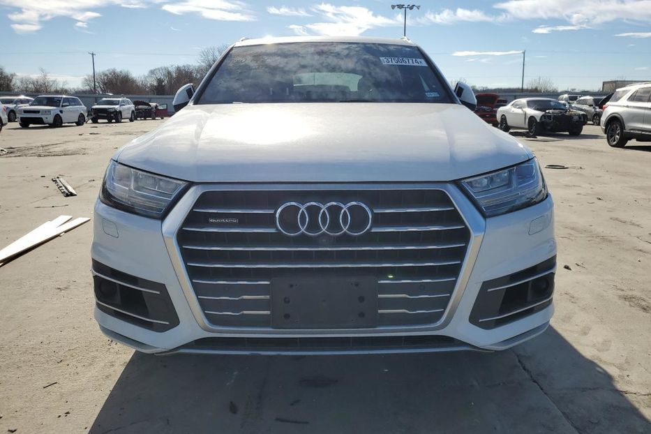 Продам Audi Q7 2018 года в Луцке