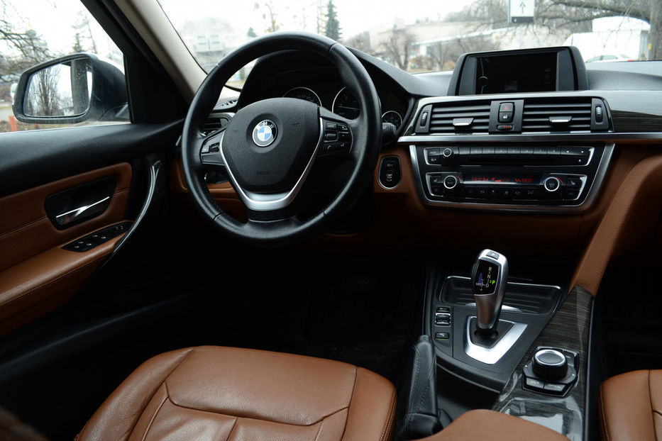 Продам BMW 320 2012 года в Киеве