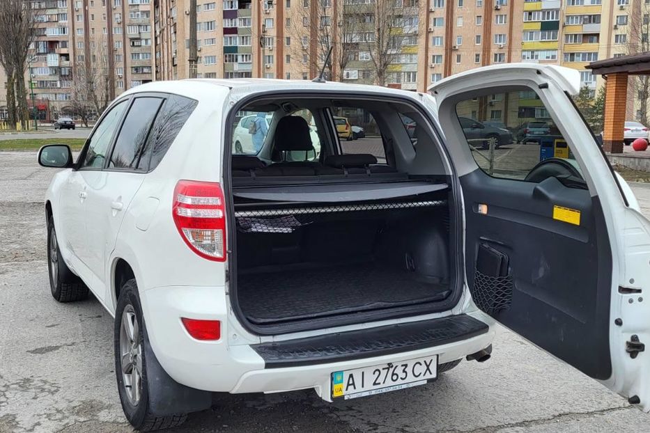 Продам Toyota Rav 4 2012 года в г. Обухов, Киевская область