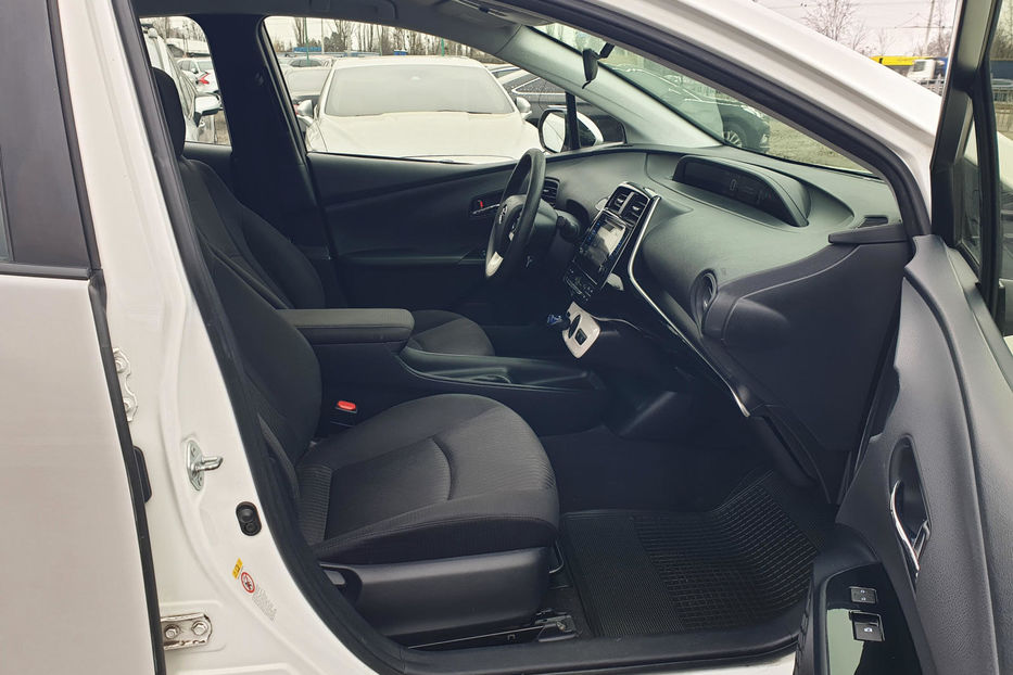 Продам Toyota Prius 2016 года в Киеве