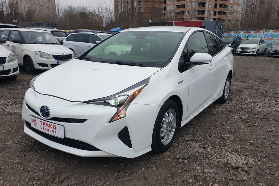 Продам Toyota Prius 2016 года в Киеве