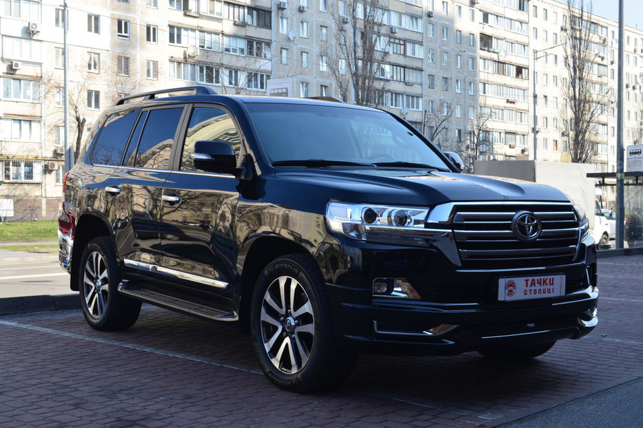 Продам Toyota Land Cruiser 200 2021 года в Киеве