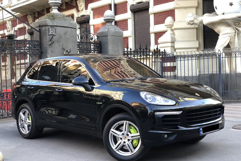 Продам Porsche Cayenne Рестайлинговая версия.Plug-in  2016 года в Одессе