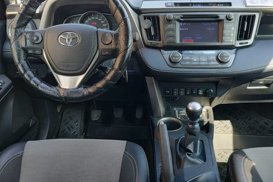 Продам Toyota Rav 4 2013 года в Черкассах