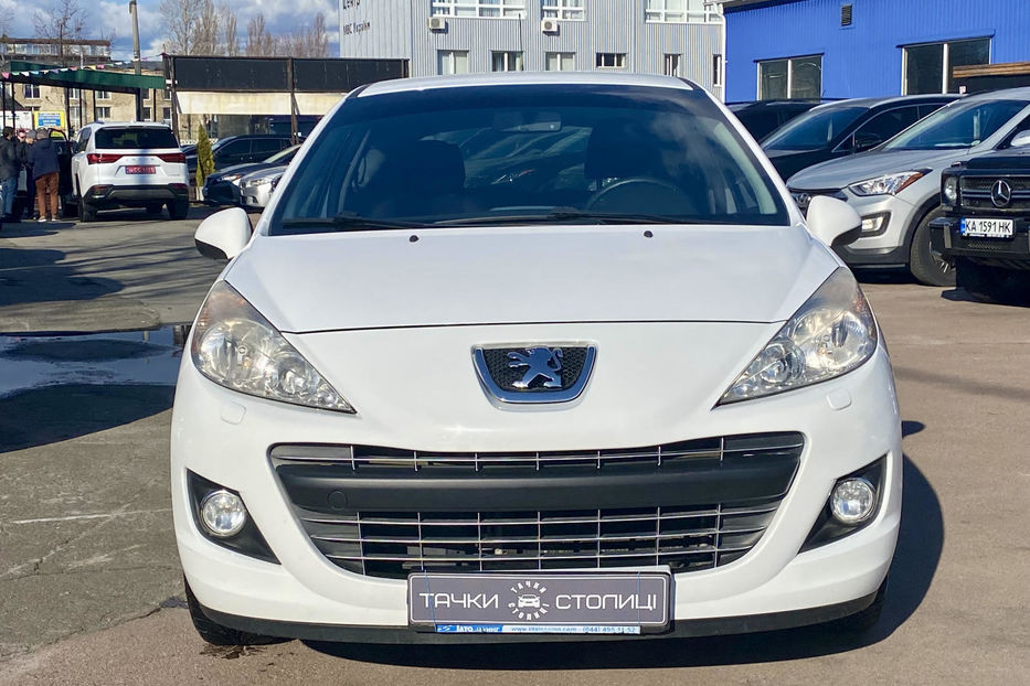 Продам Peugeot 207 2011 года в Киеве