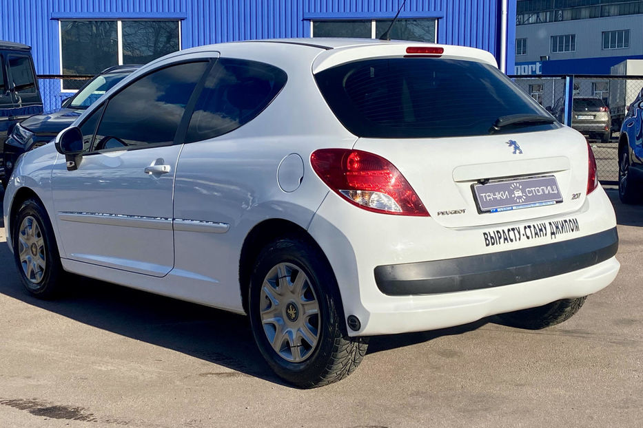 Продам Peugeot 207 2011 года в Киеве