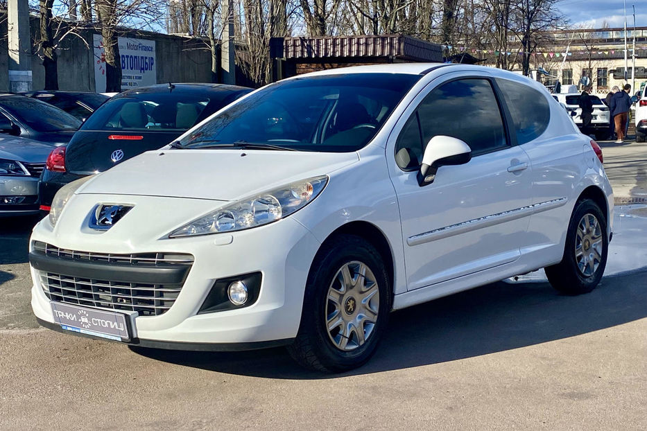 Продам Peugeot 207 2011 года в Киеве