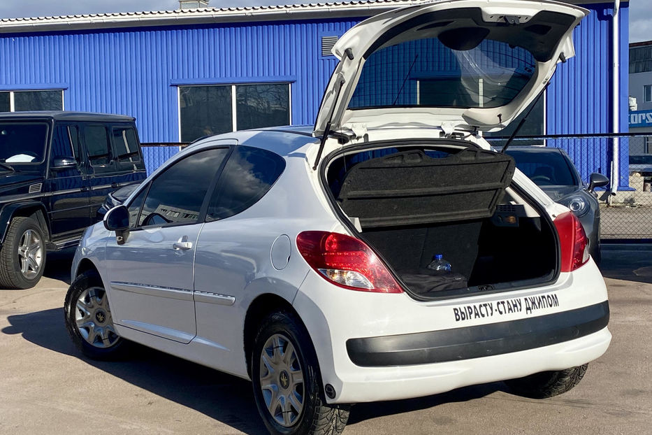 Продам Peugeot 207 2011 года в Киеве