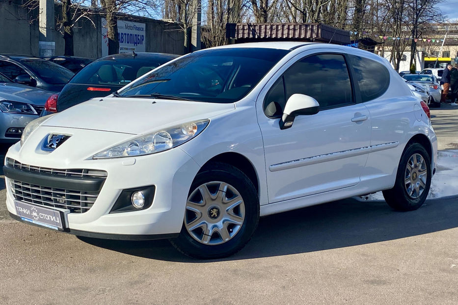 Продам Peugeot 207 2011 года в Киеве