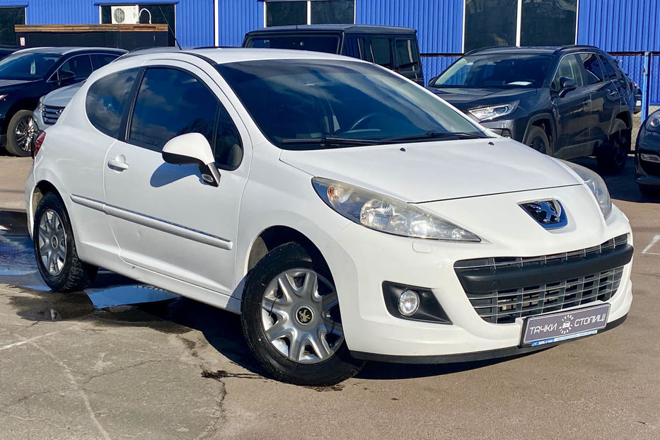 Продам Peugeot 207 2011 года в Киеве