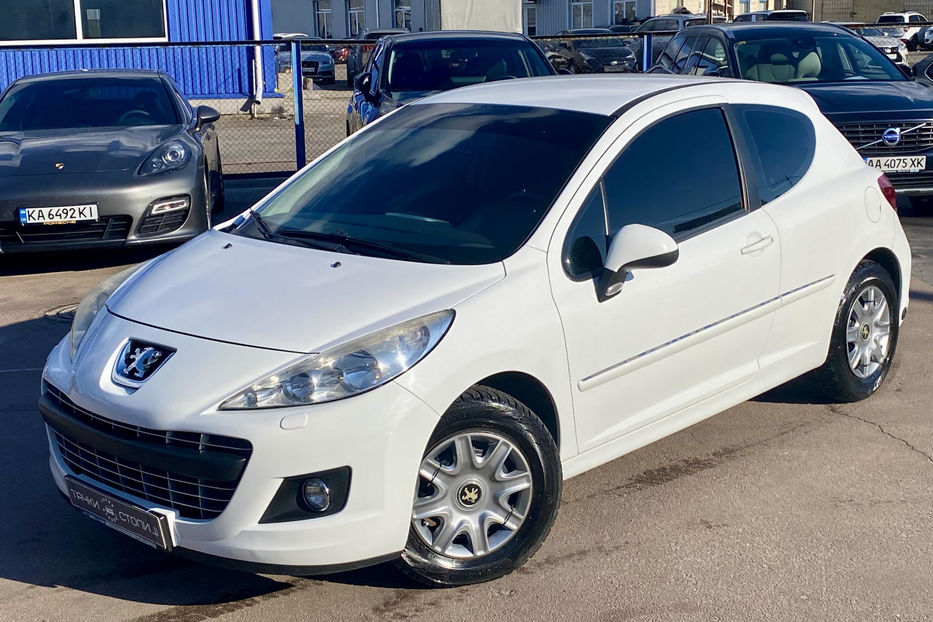 Продам Peugeot 207 2011 года в Киеве