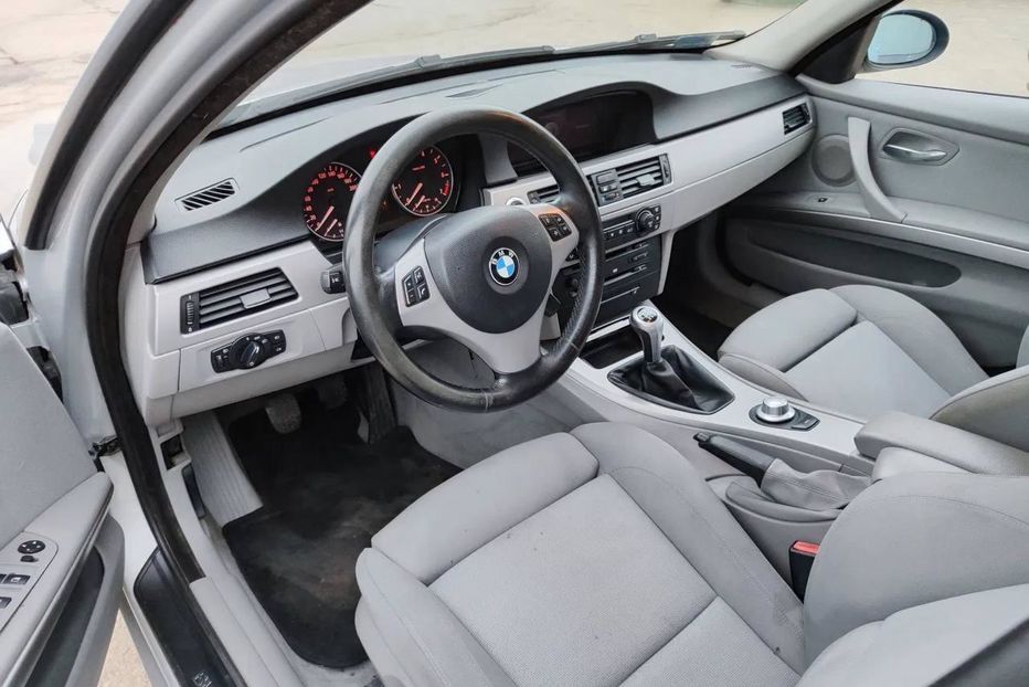 Продам BMW 320 2009 года в Киеве