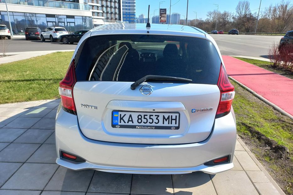 Продам Nissan Note E-POWER 2017 года в Киеве