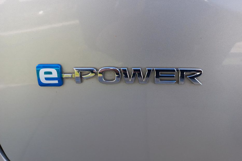 Продам Nissan Note E-POWER 2017 года в Киеве