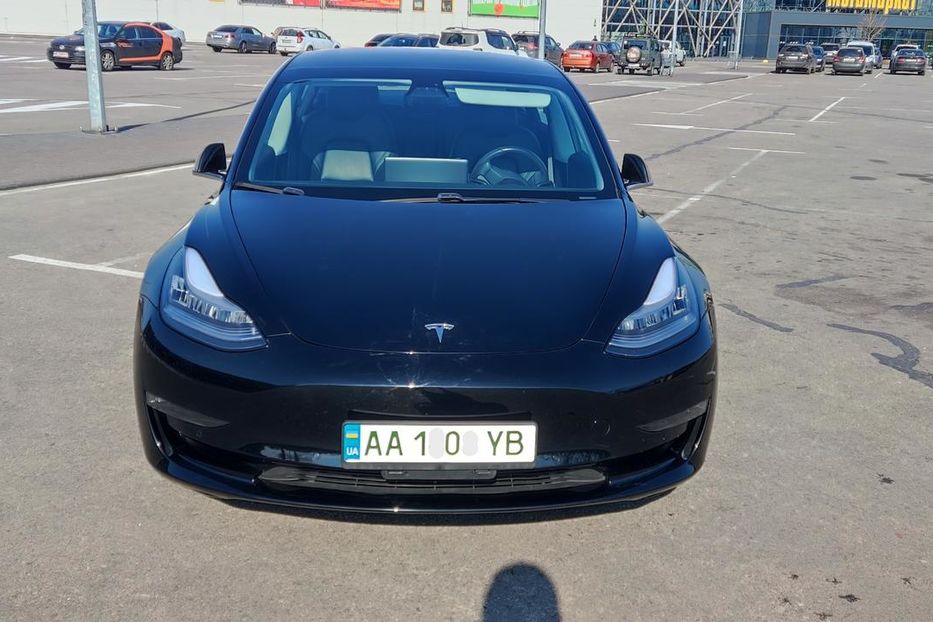 Продам Tesla Model 3 Standart Range Plus 2019 года в Киеве