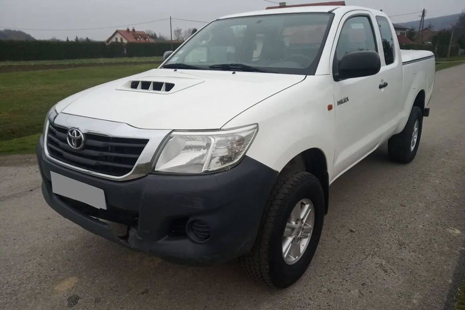 Продам Toyota Hilux 2013 года в Киеве