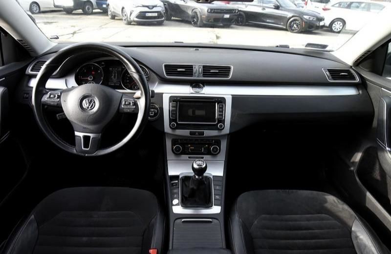 Продам Volkswagen Passat B7 2011 года в Киеве