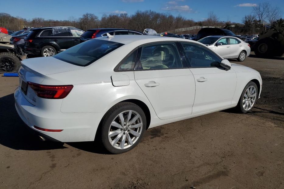 Продам Audi A4 2016 года в Луцке