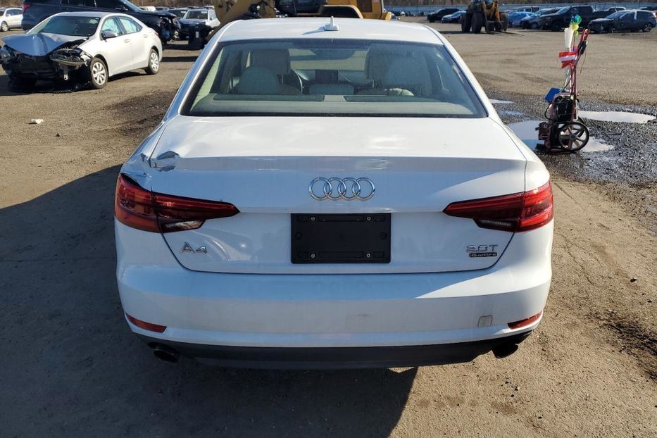 Продам Audi A4 2016 года в Луцке