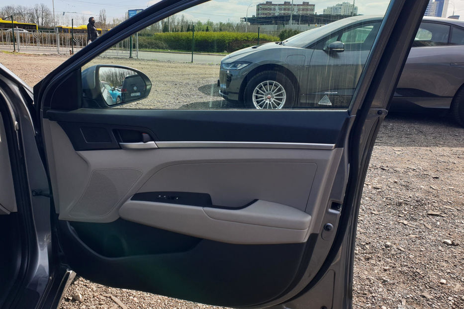 Продам Hyundai Elantra 2018 года в Киеве