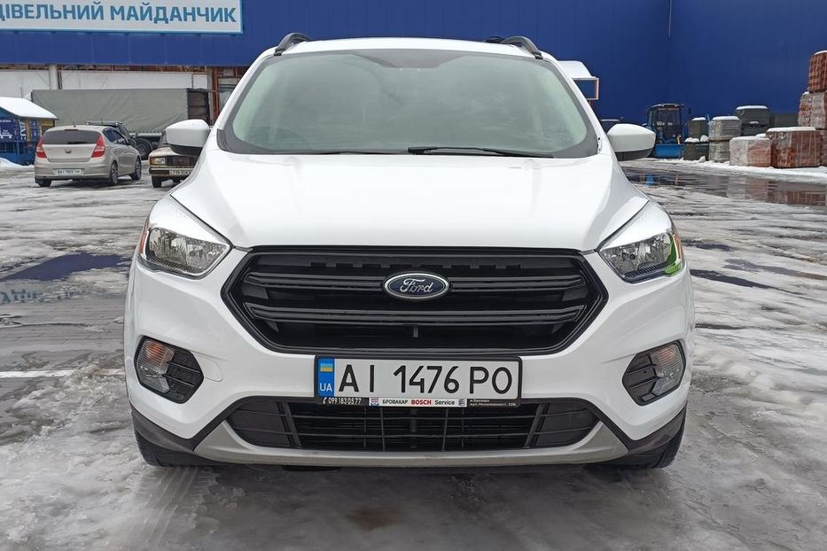 Продам Ford Escape 1,5 л 2018 года в Киеве