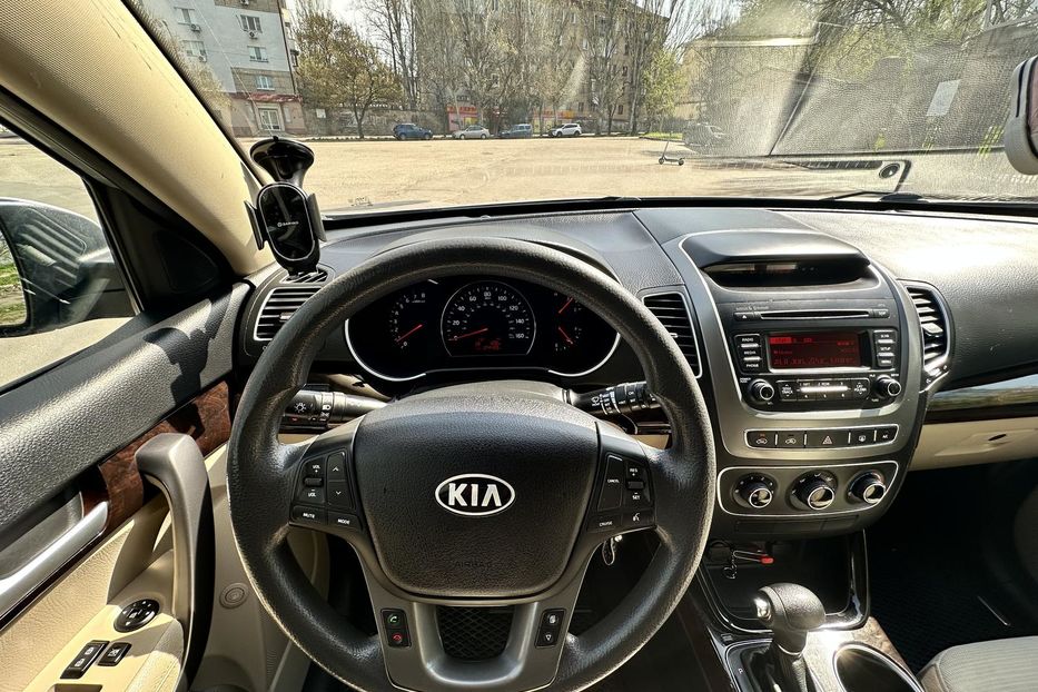 Продам Kia Sorento LX V6 AWD 2014 года в Николаеве